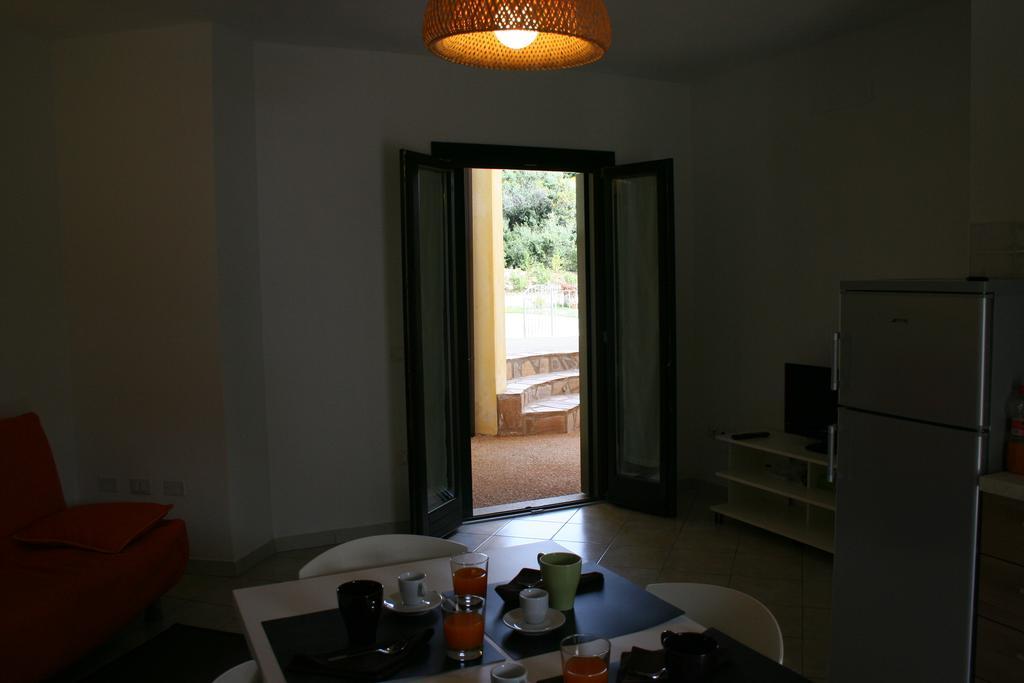 Апартаменти R&Z Getaway Santa Maria Coghinas Номер фото